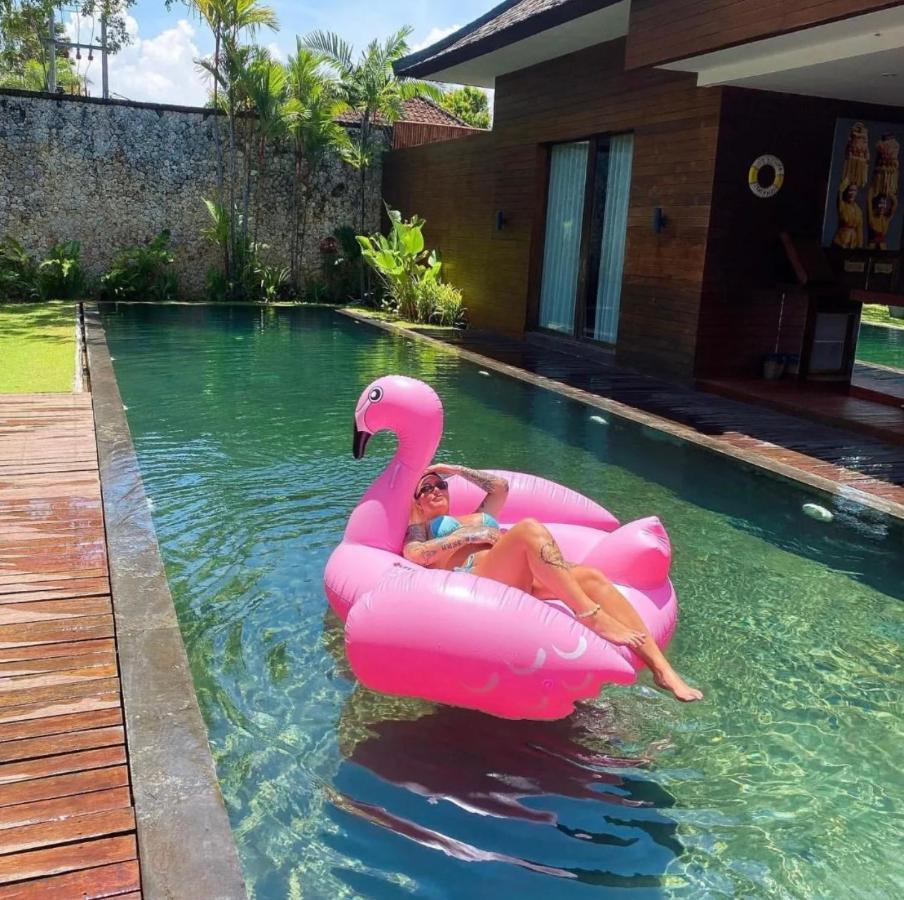 Eko Villa Seminyak - Tropical Villa, Walk To Beach Екстериор снимка