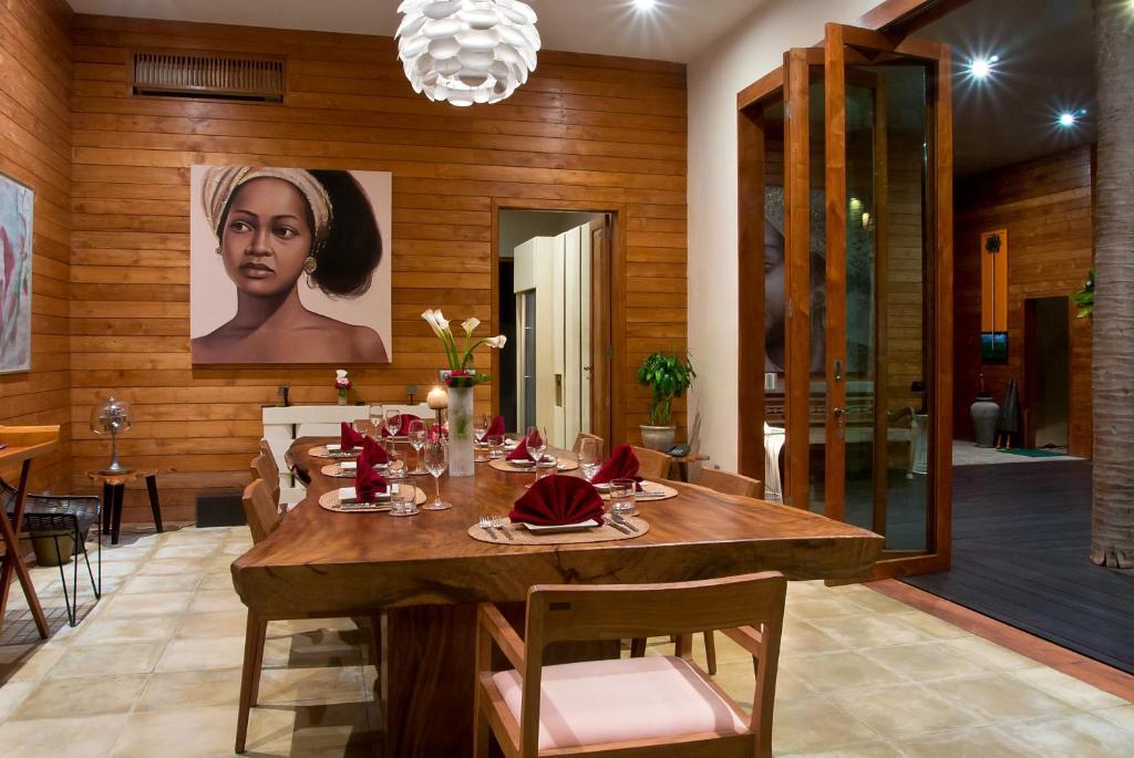 Eko Villa Seminyak - Tropical Villa, Walk To Beach Екстериор снимка