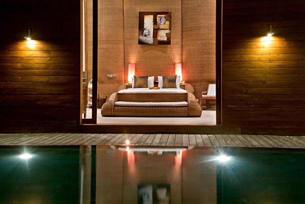 Eko Villa Seminyak - Tropical Villa, Walk To Beach Стая снимка