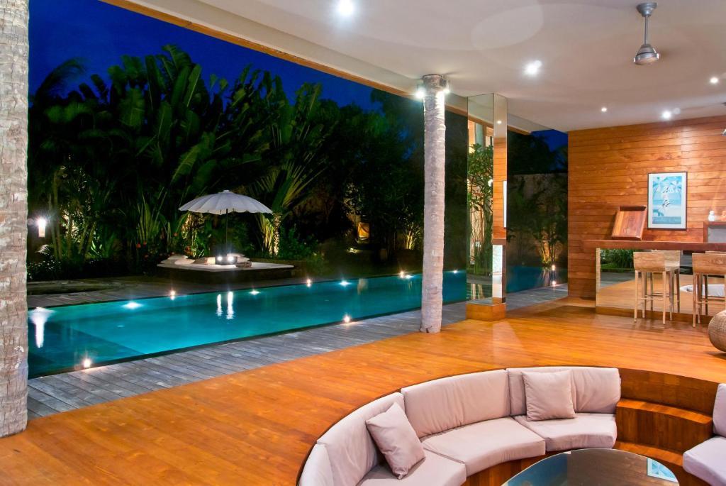 Eko Villa Seminyak - Tropical Villa, Walk To Beach Екстериор снимка