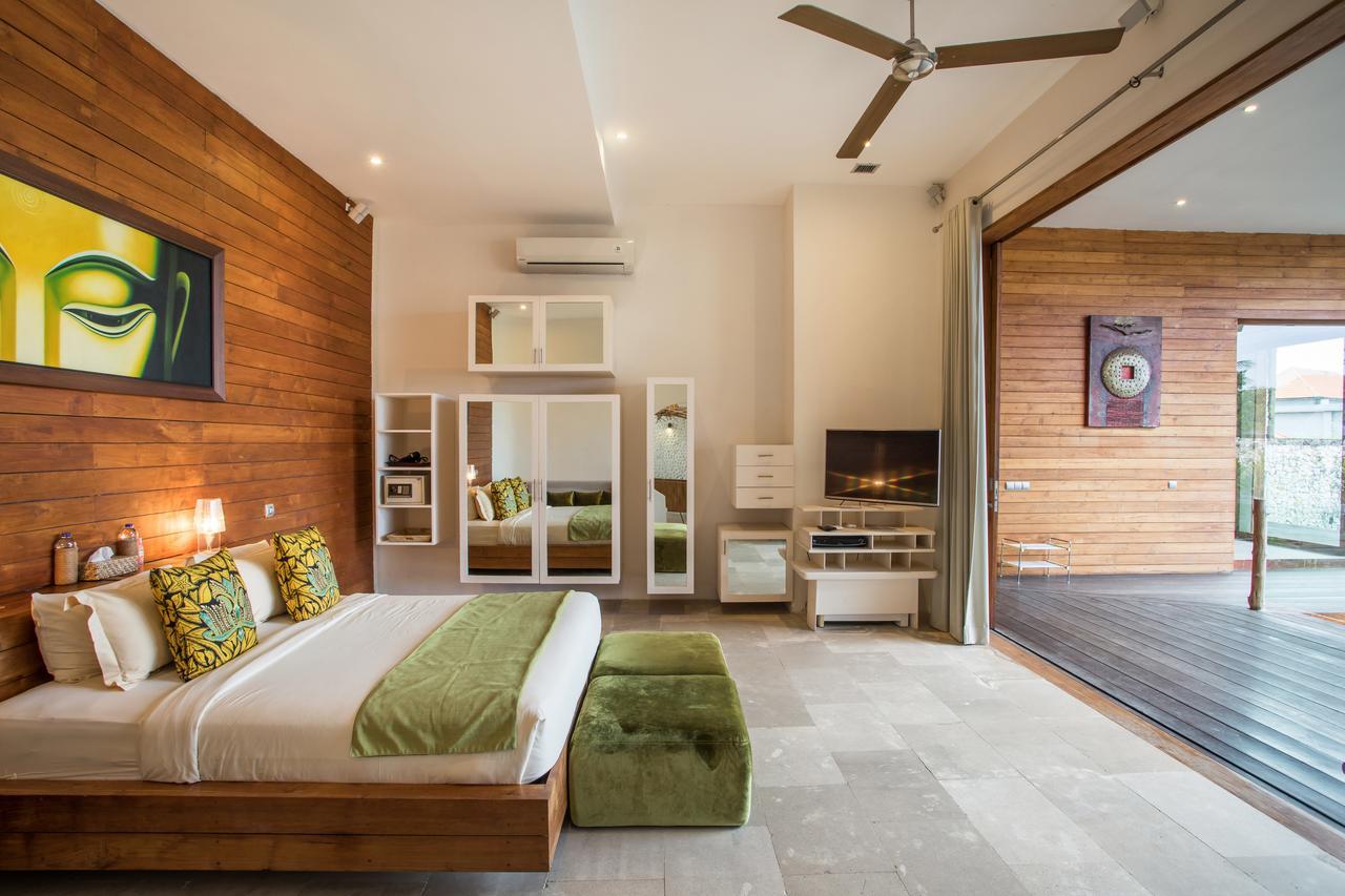 Eko Villa Seminyak - Tropical Villa, Walk To Beach Екстериор снимка