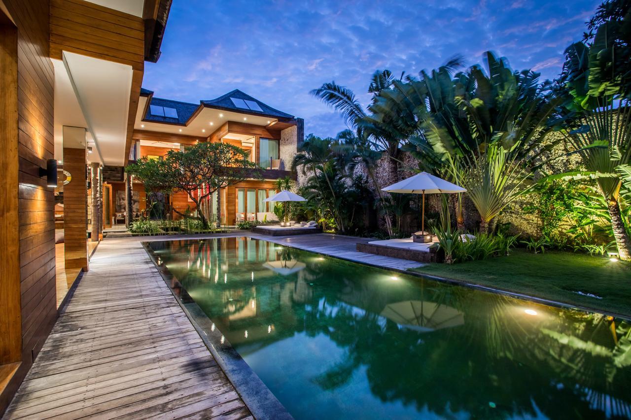 Eko Villa Seminyak - Tropical Villa, Walk To Beach Екстериор снимка