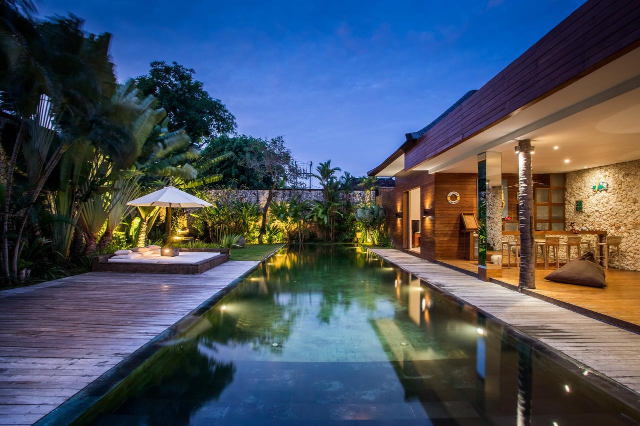 Eko Villa Seminyak - Tropical Villa, Walk To Beach Екстериор снимка