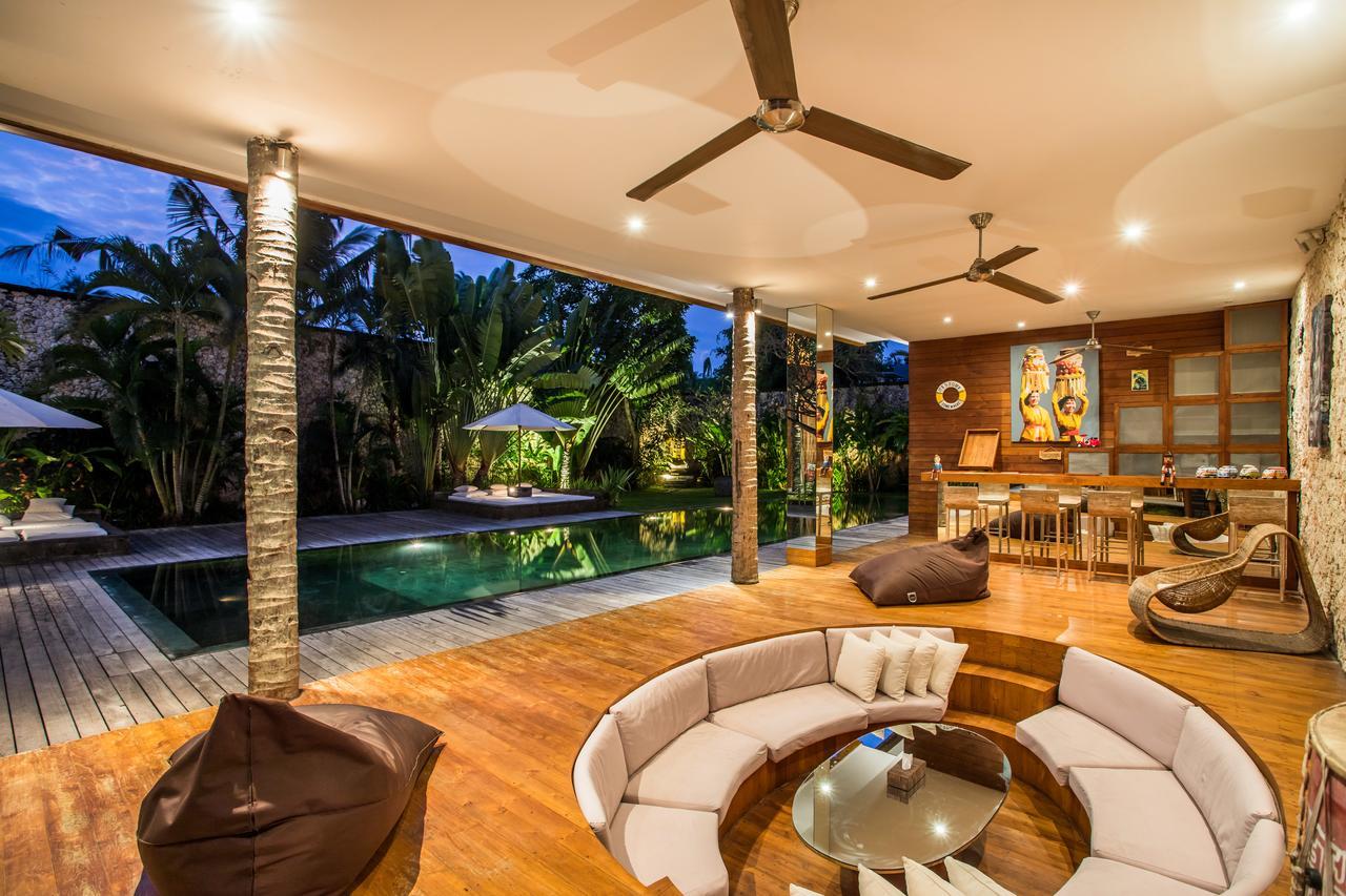 Eko Villa Seminyak - Tropical Villa, Walk To Beach Екстериор снимка