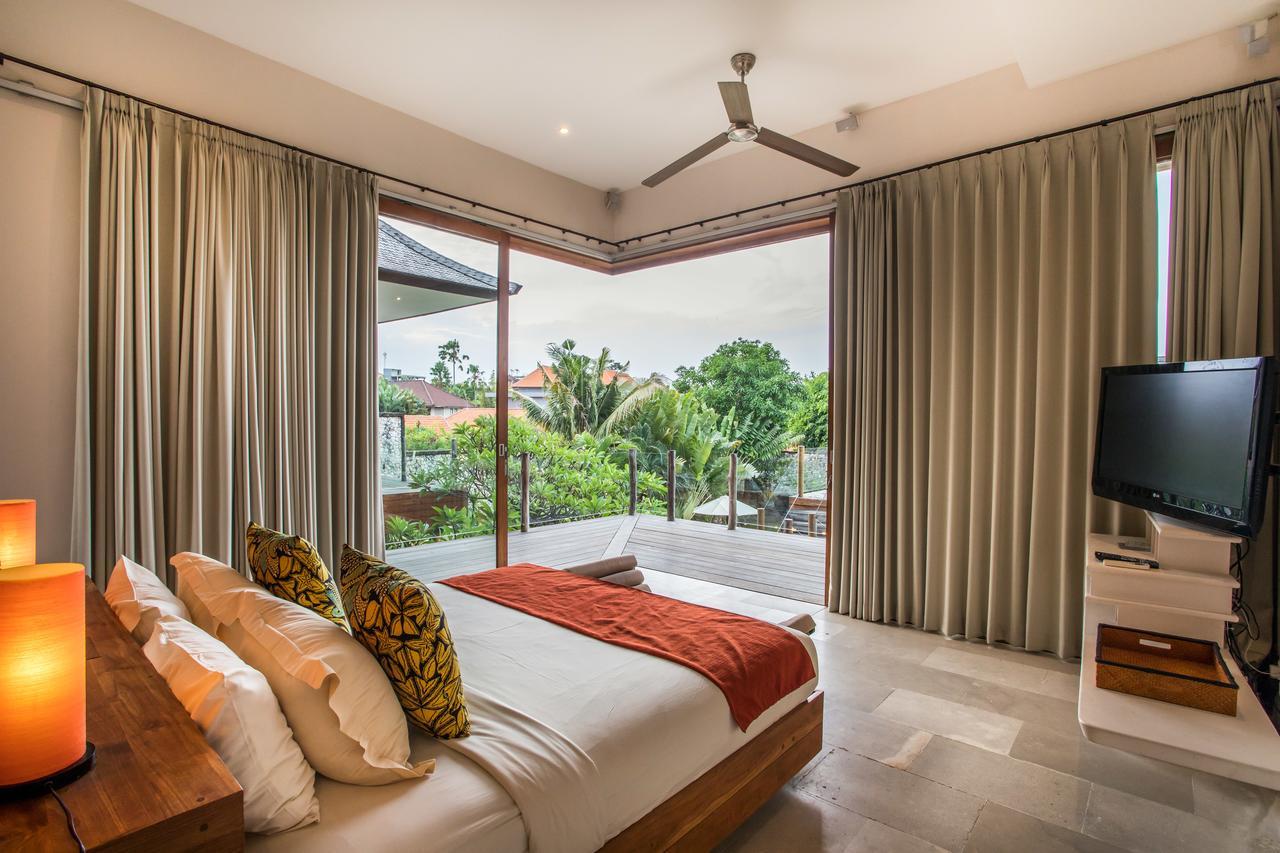 Eko Villa Seminyak - Tropical Villa, Walk To Beach Екстериор снимка