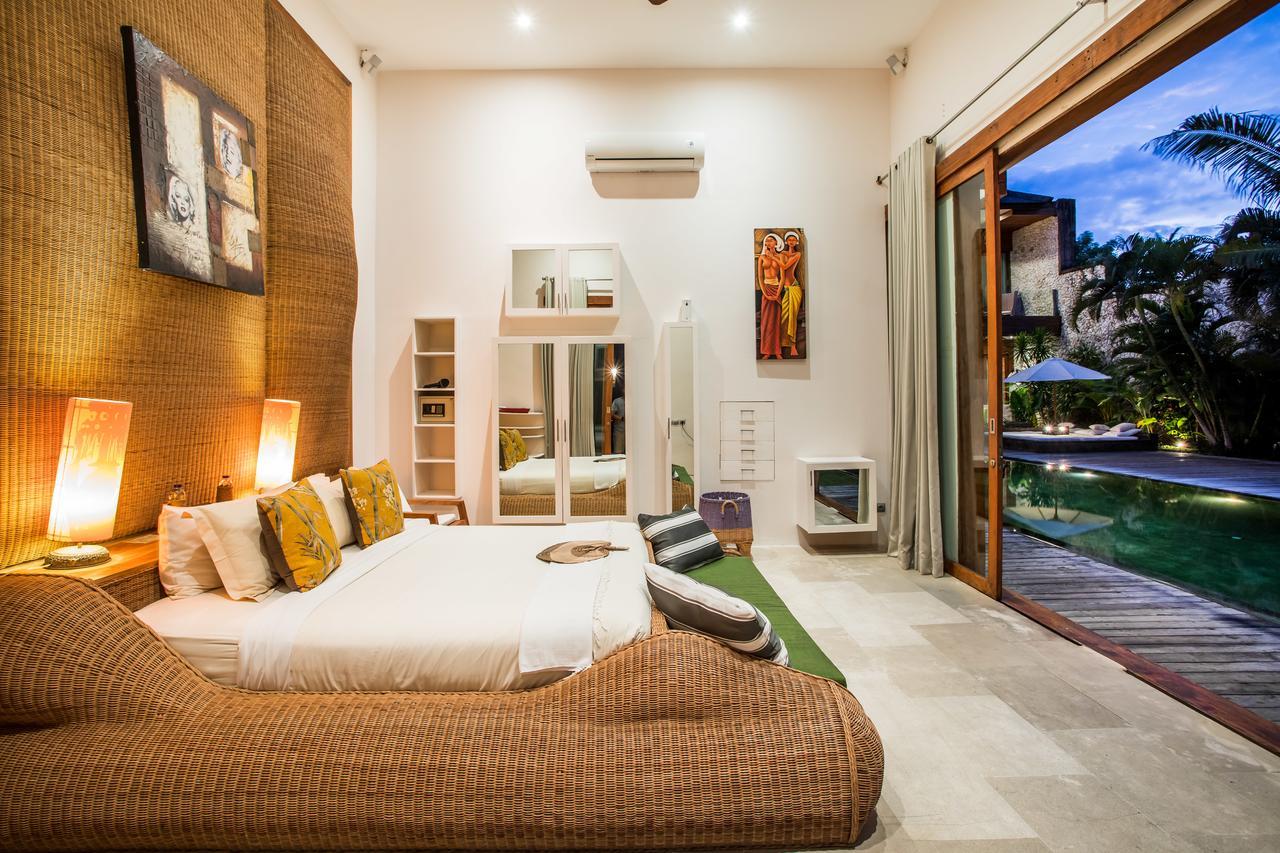 Eko Villa Seminyak - Tropical Villa, Walk To Beach Екстериор снимка