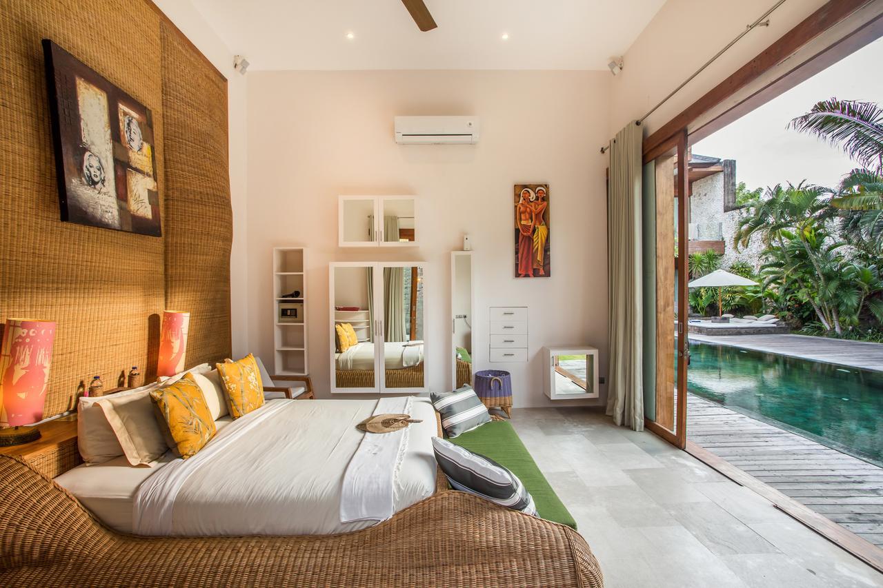 Eko Villa Seminyak - Tropical Villa, Walk To Beach Екстериор снимка